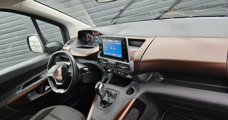 Peugeot Rifter cena 39800 przebieg: 75202, rok produkcji 2019 z Czempiń małe 254